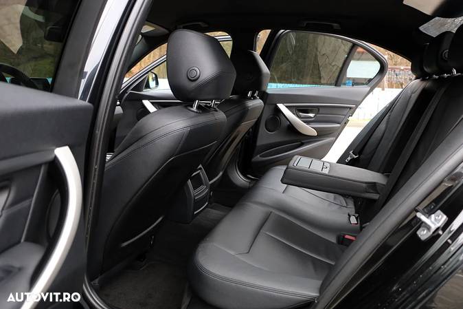 BMW Seria 3 320d Sport Line - 20