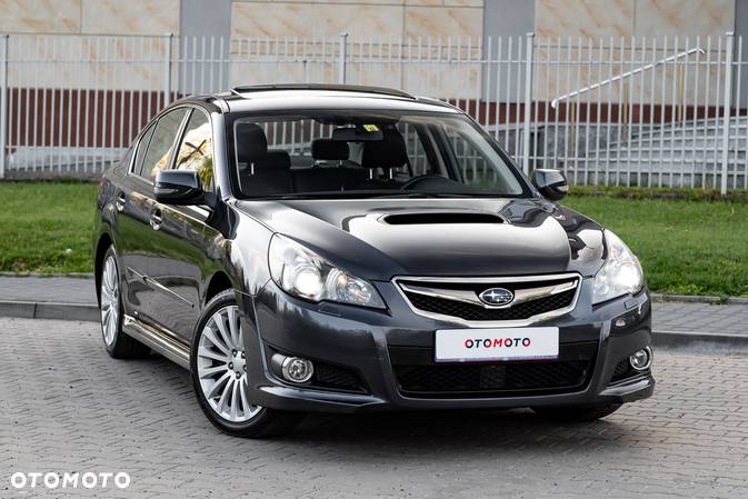 Subaru Legacy 2.5i GT - 10