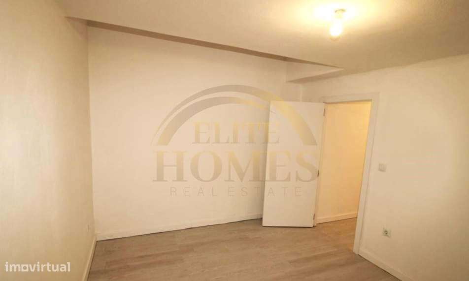 Loja com dois pisos transformada em habitação T3 totalmente remodelada - Grande imagem: 5/20