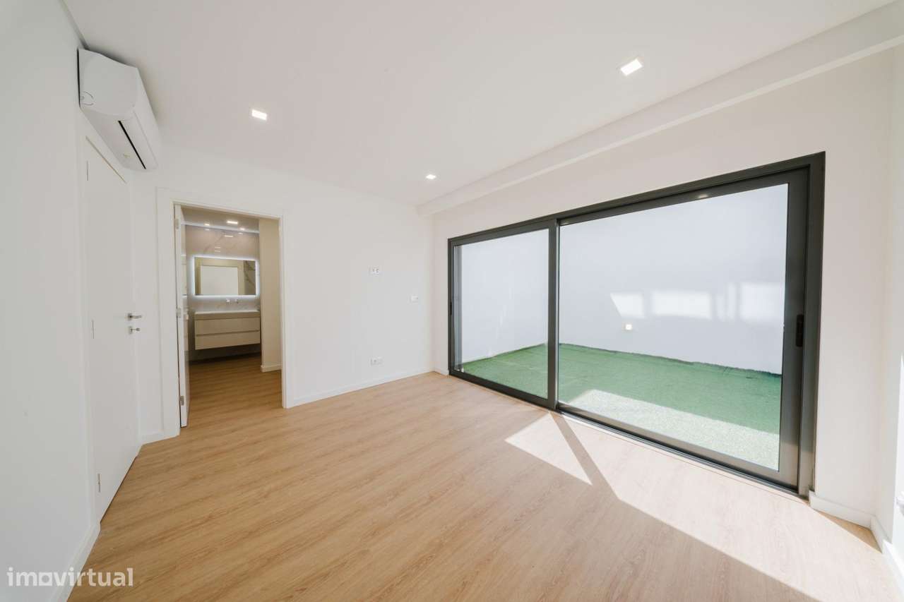 Moradia T5 de Luxo com Piscina e Vista Panorâmica em Mealhada, Loures-34