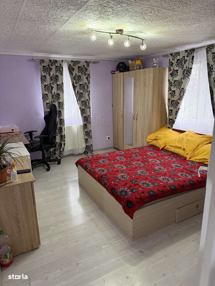 Casă spațioasă și teren generos 5 camere - Imagine principală: 5/5