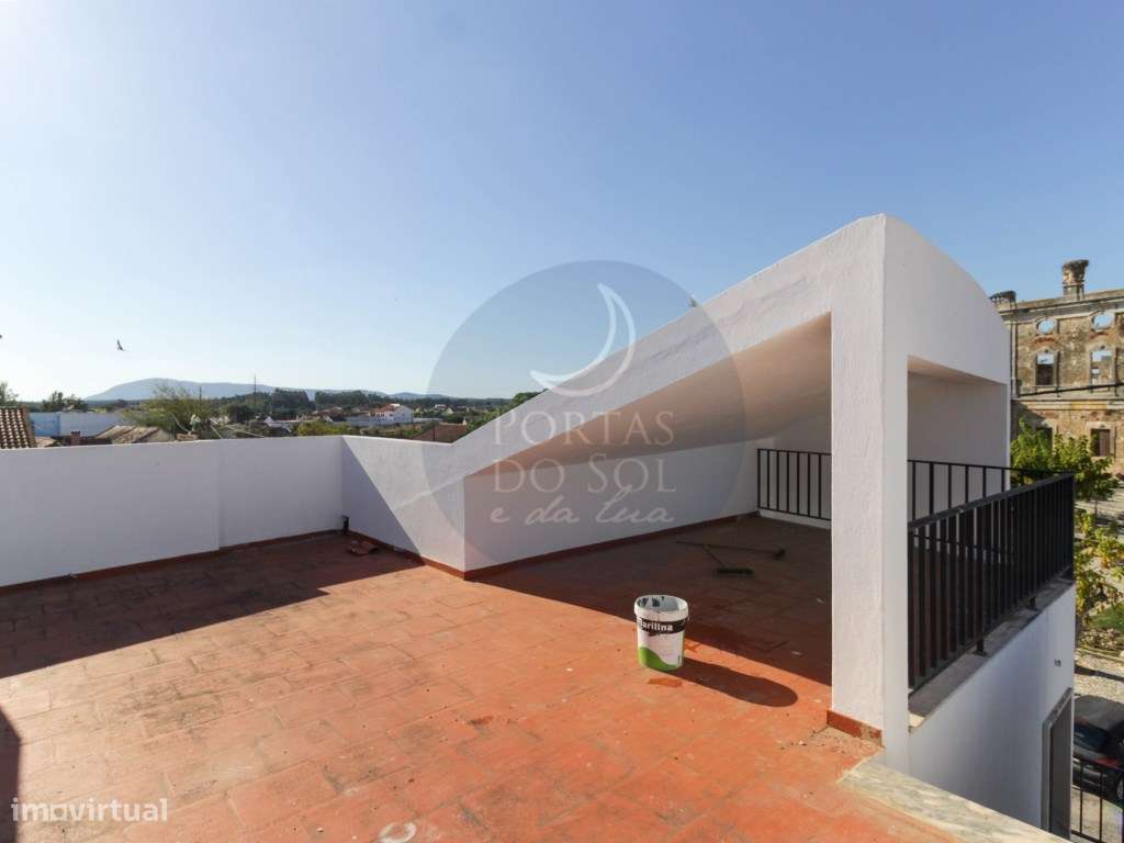 Moradia V2 c/ Loja e Terraço-10