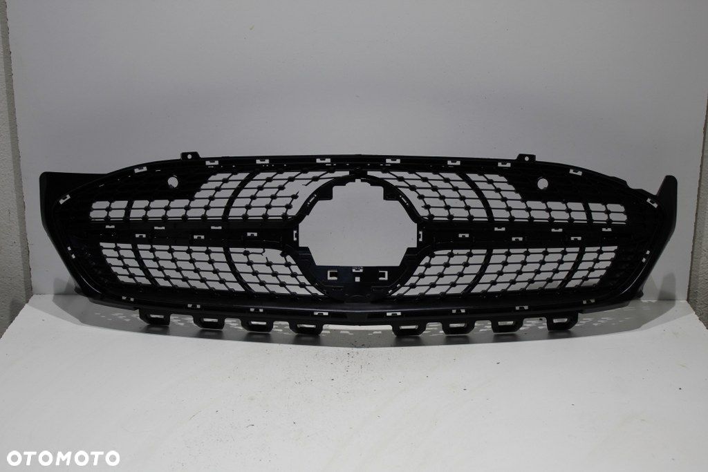 Mercedes CLA 118 W118 Grill Uszkodzony - 1