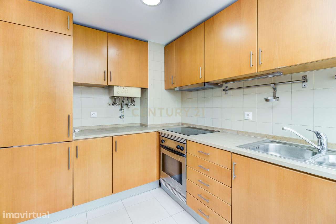 T2 COM RENDIMENTO NA AV. DE BERLIM, COM ARRECADAÇÃO, A 5 MIN. DA GARE - Grande imagem: 4/24