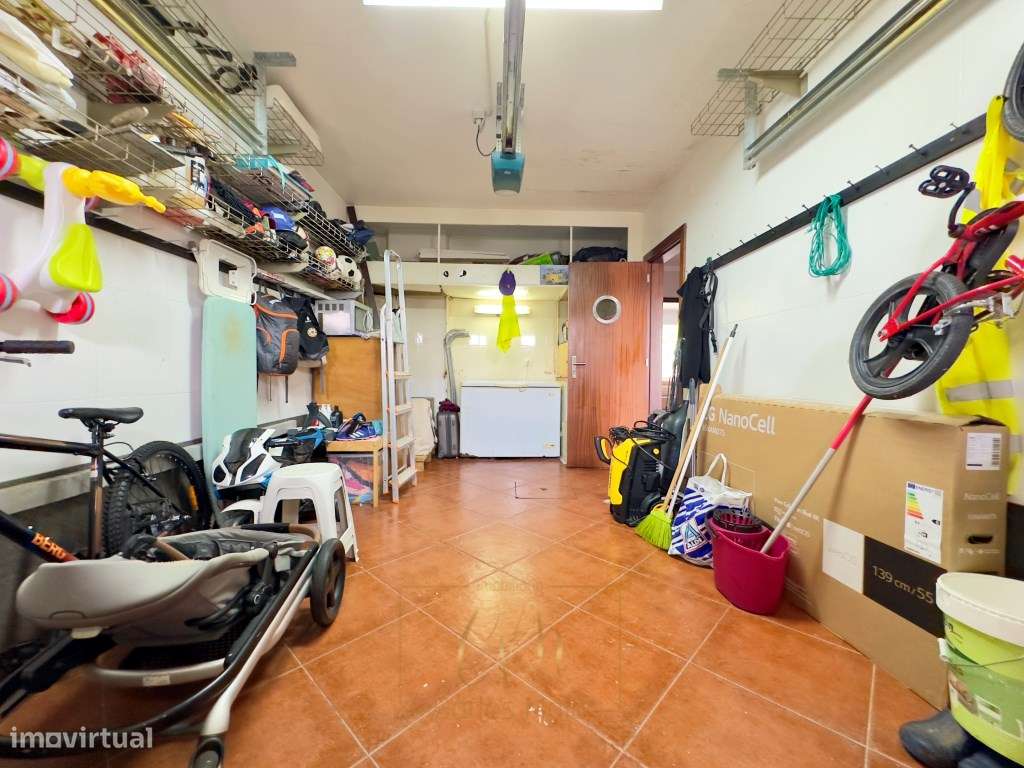 Moradia T4 com terraço, Sótão e Garagem-32