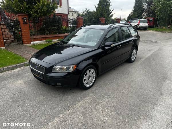 Volvo V50 2.4 Momentum - 1