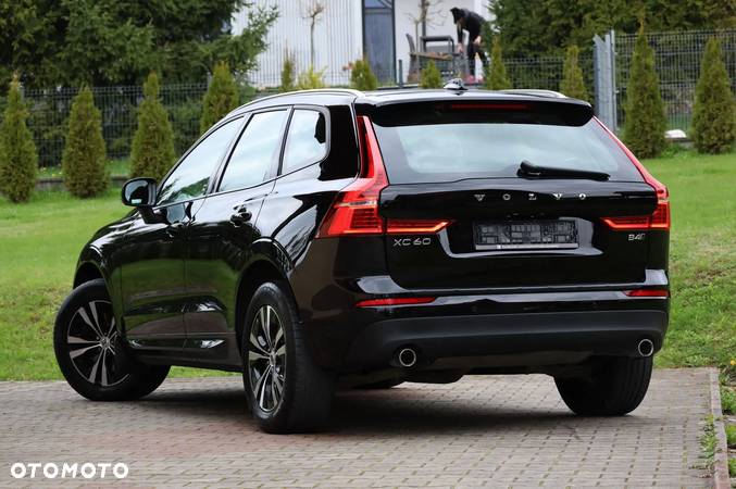 Volvo XC 60 B4 D AWD Momentum - 5