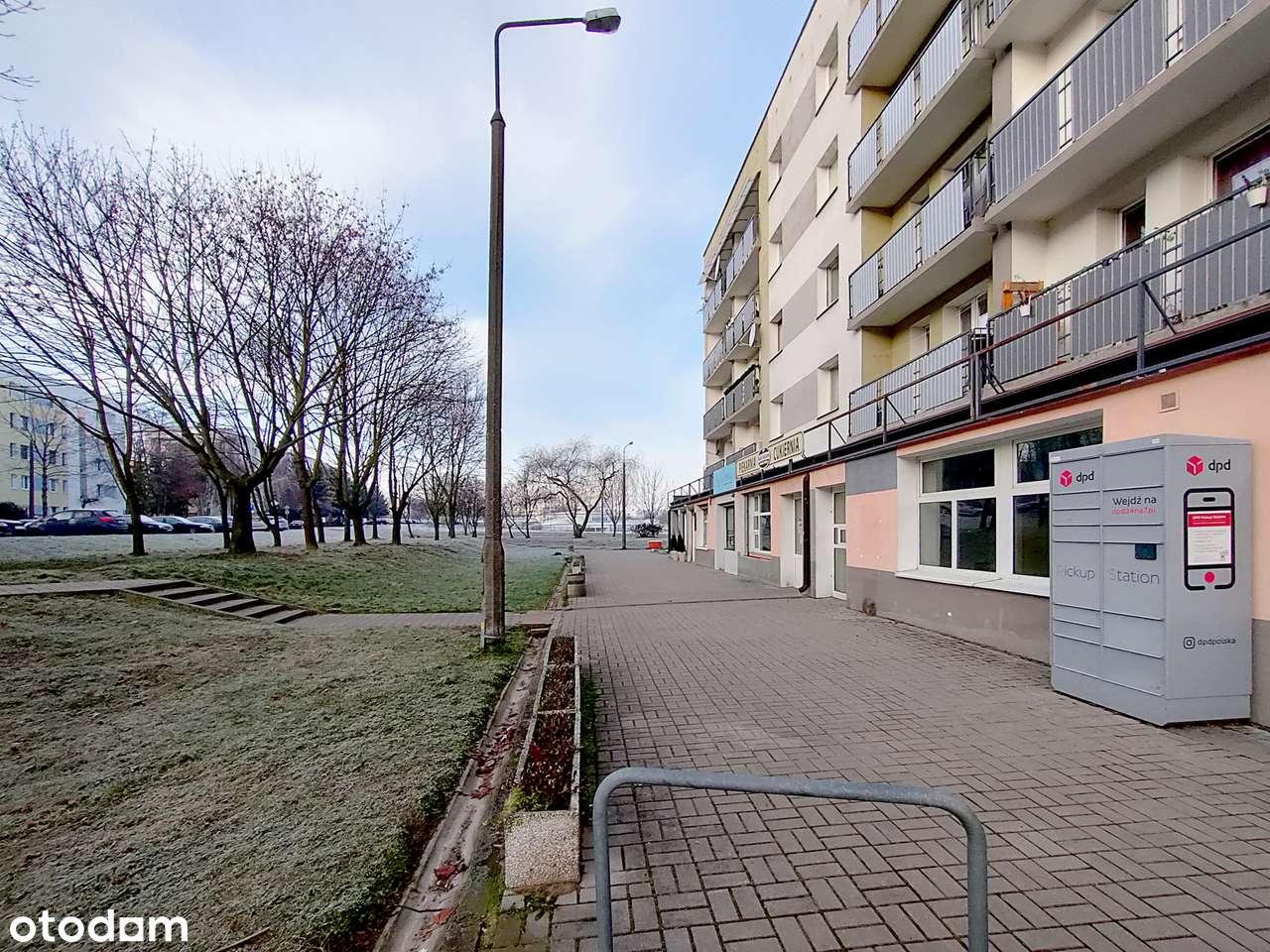 Lokal handl-usł. 79 m2 na parterze bloku na os. Południe-10