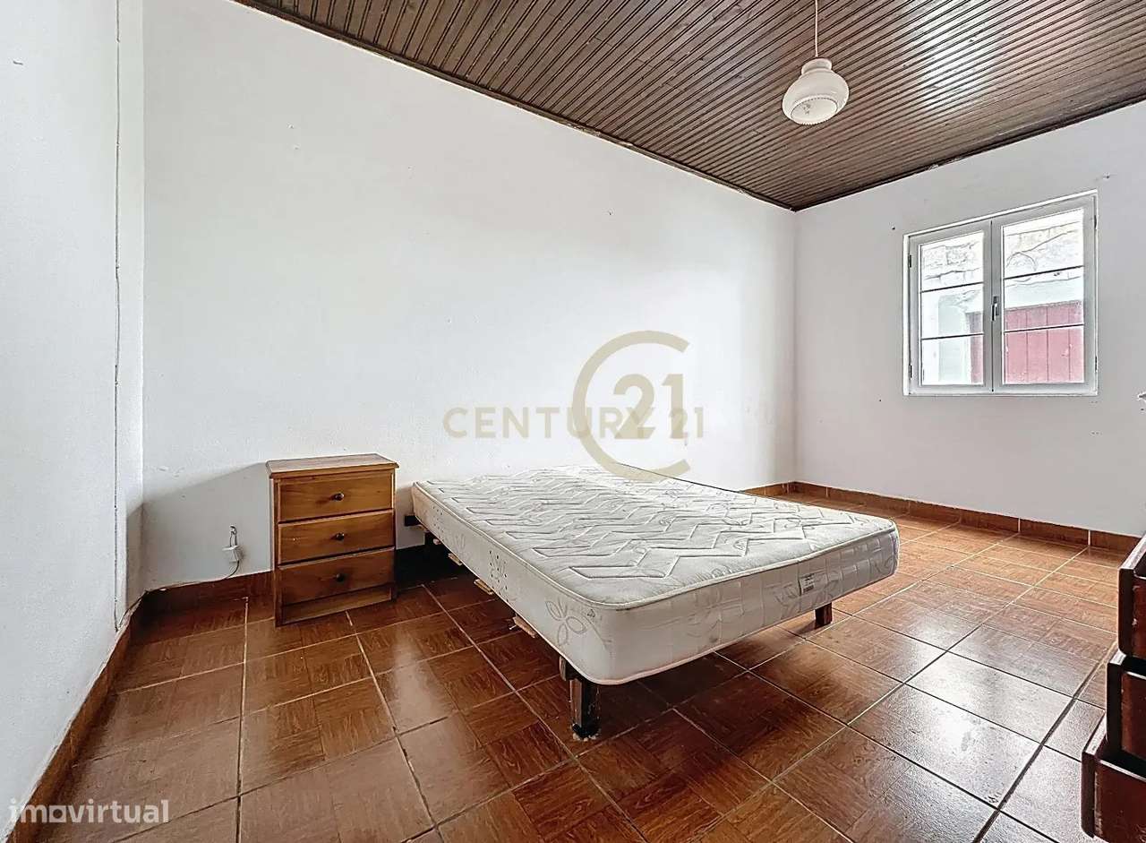 Casa T2 para recuperação na freguesia da Feteira- ilha Terceira - Grande imagem: 2/7