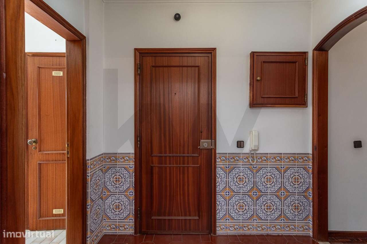 Oportunidade na Linha de Cascais — T2 com Garagem a 3 Min das Praias - Grande imagem: 5/23