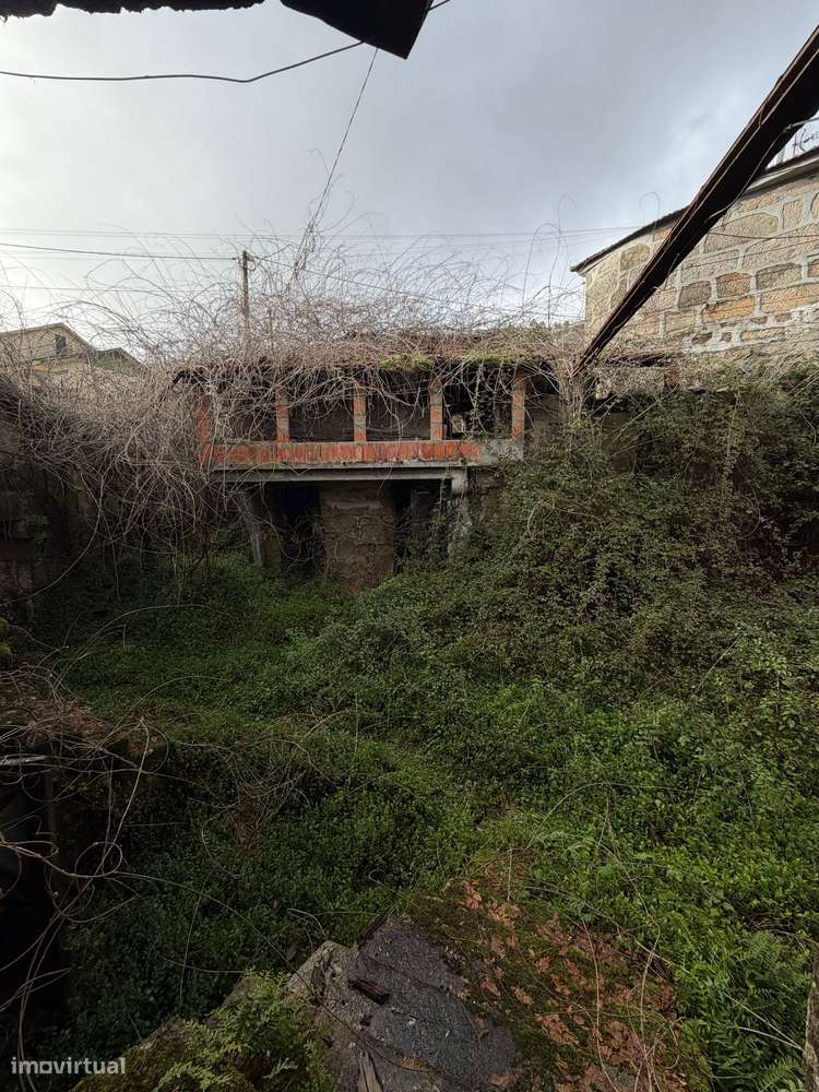Casa Antiga / Ruína para Restaurar-15