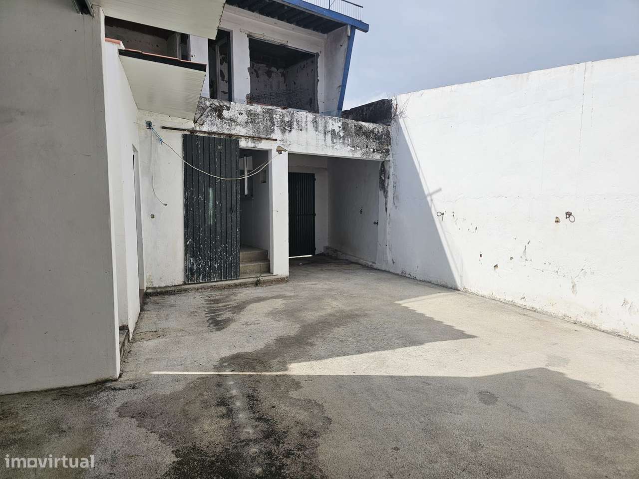 Moradia V5 com 10 Boxes para Cavalos no Coração da Golegã-29