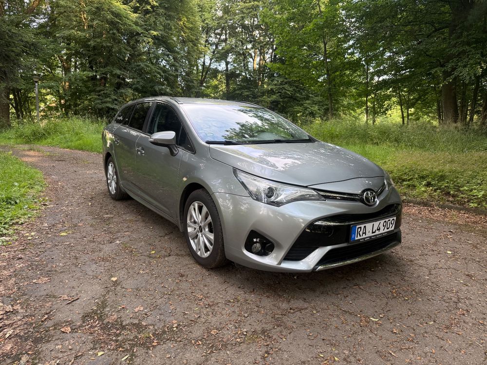 Toyota Avensis III Touring Sports 1.8 Edition S+ 2017