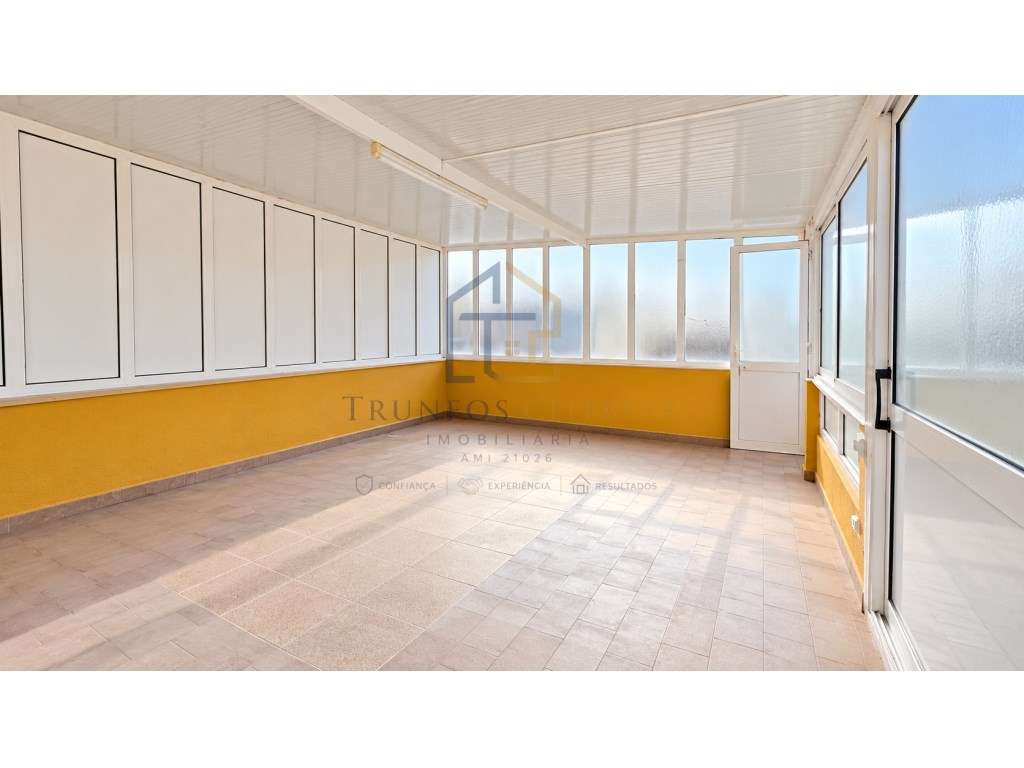 Moradia V5 com Quintal, Anexo e Terraços a 100mt da praia das Caxin...-12