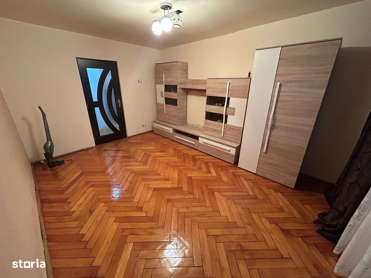 Apartament 3 camere, decomandat - zona Cetate-2