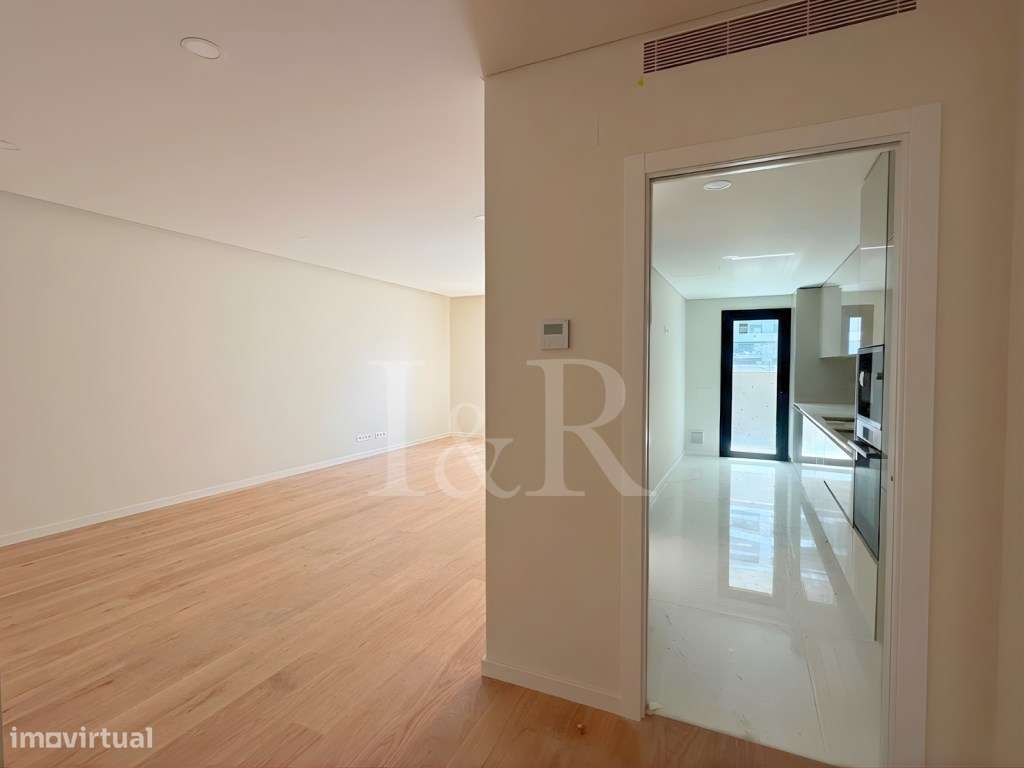 Apartamento T3 com varanda e estacionamento em Miraflores, Oeiras - Grande imagem: 5/26