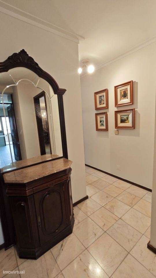 T-2 / Mobilado e Equipado / Av. República / Centro/ Gaia - Grande imagem: 5/14