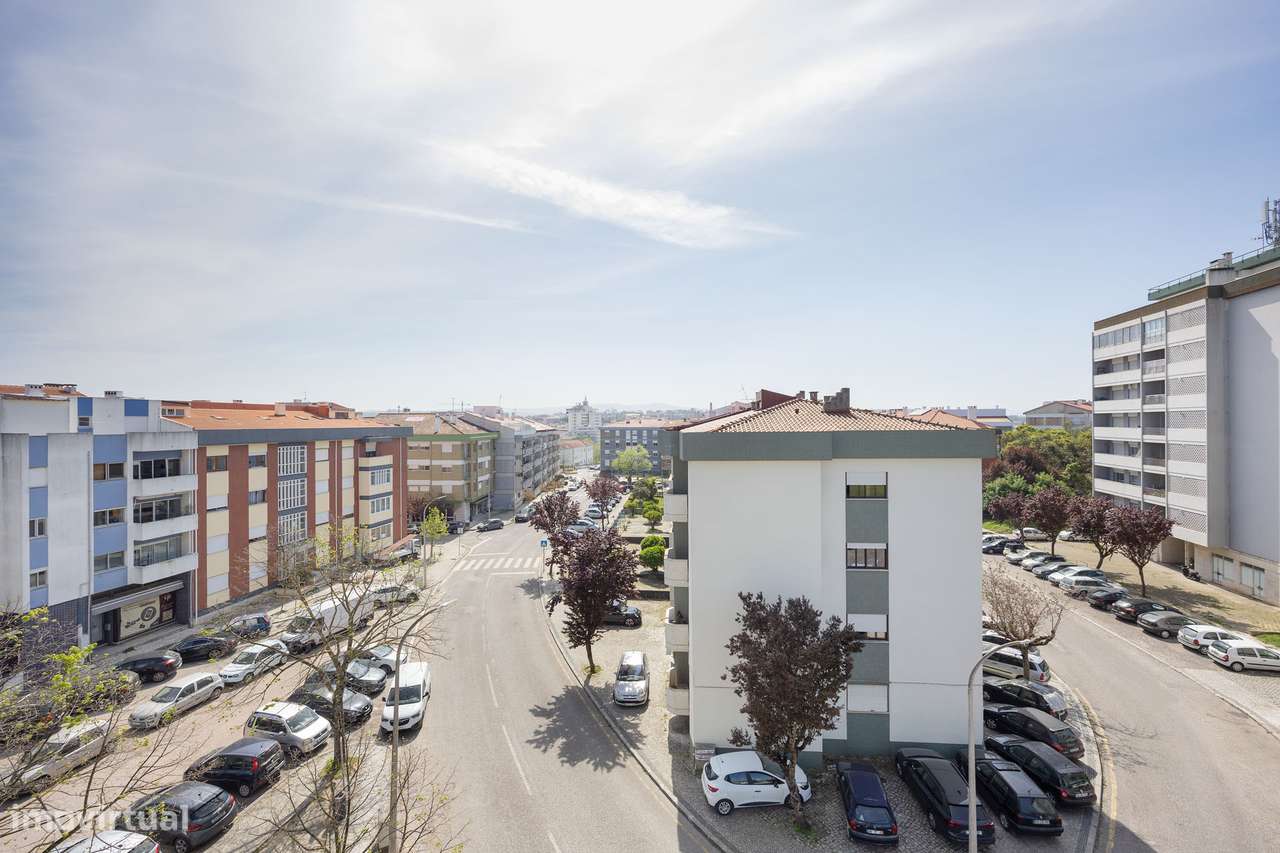 Apartamento T5 | Último Piso | Capuchos, Leiria-37