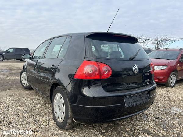 Volkswagen Golf - 2