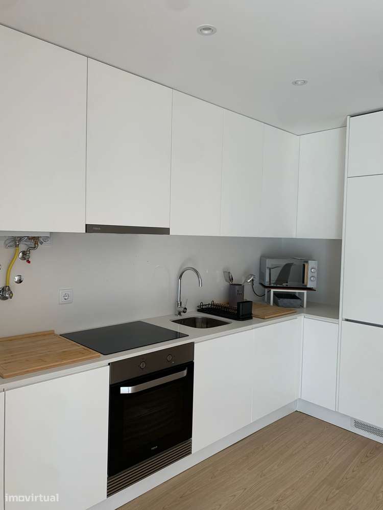 Apartamento T0 Novo com Varanda e Garagem - Leça da Palmeira-1