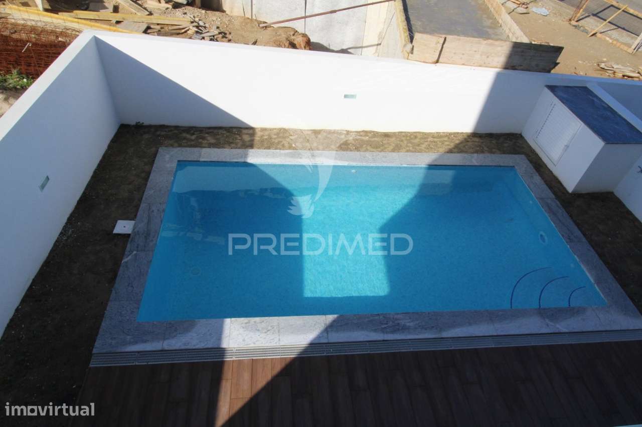 Moradia T4 - Sobreda - Grande imagem: 4/38