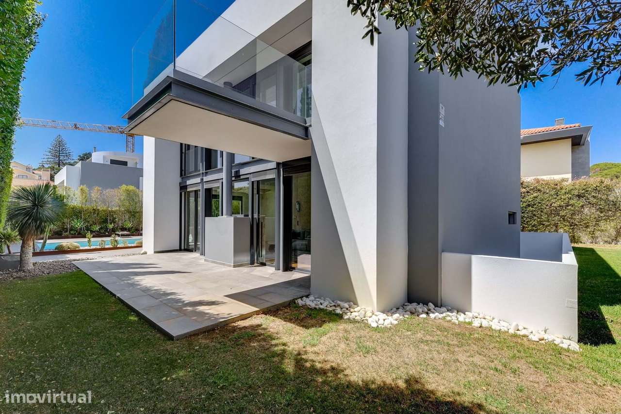 Moradia T5 de Luxo no Estoril — Exclusividade, Conforto e Estilo de Vi-54