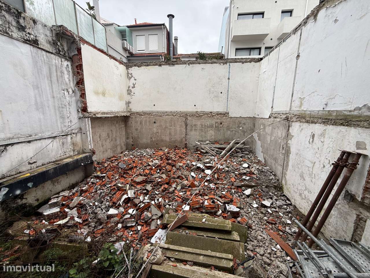 Prédio para restauro - Paranhos, Porto-11