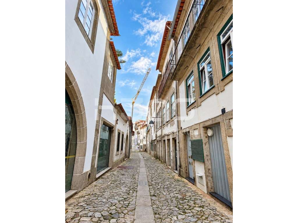 Edifício Histórico de Prestígio no Centro de Viana do Castelo-2
