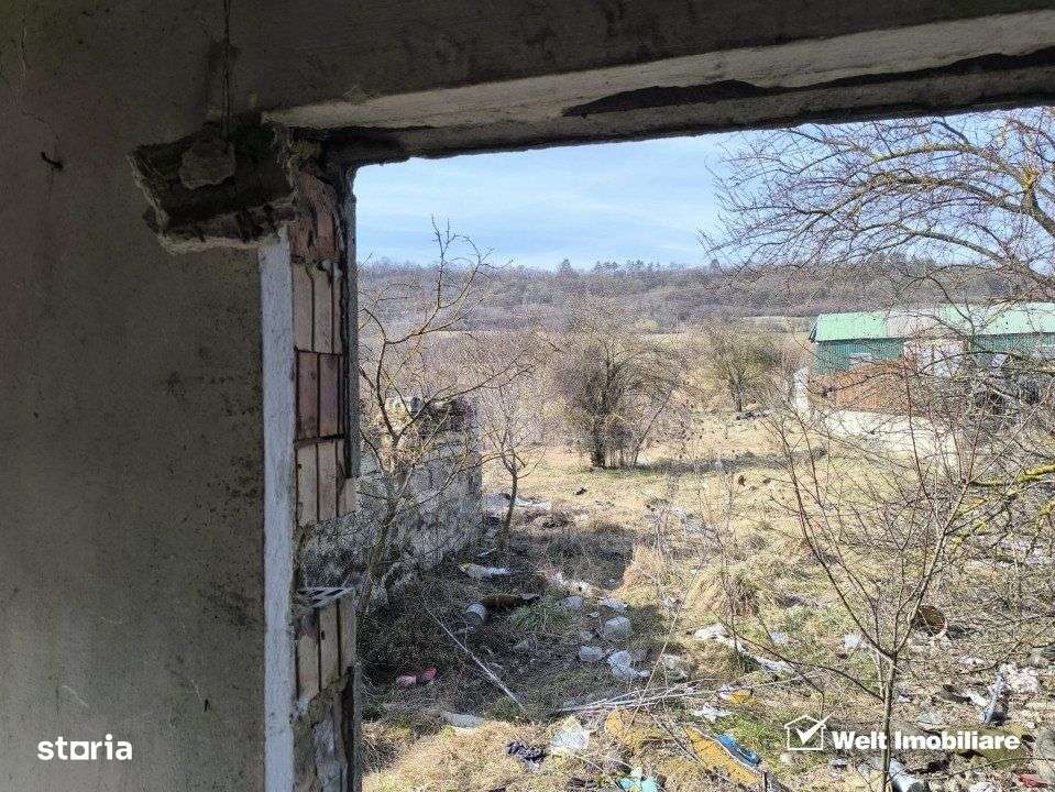 Oportunitate investitie, casa demolabila cu 20.032 mp teren, periferia - Imagine principală: 4/5