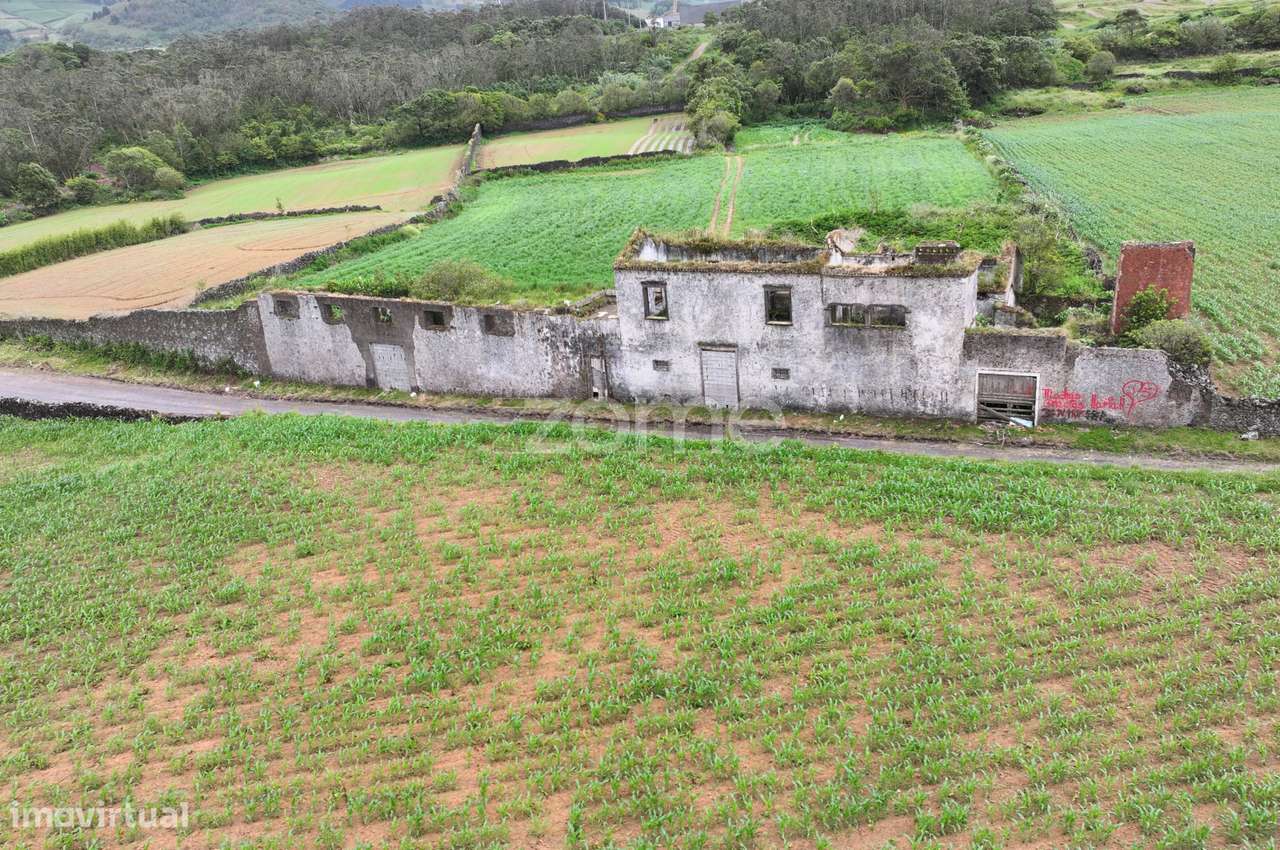 Exclusivo na Ribeira Grande-Imóvel envolvido em Natureza e Privacid... - Grande imagem: 3/7