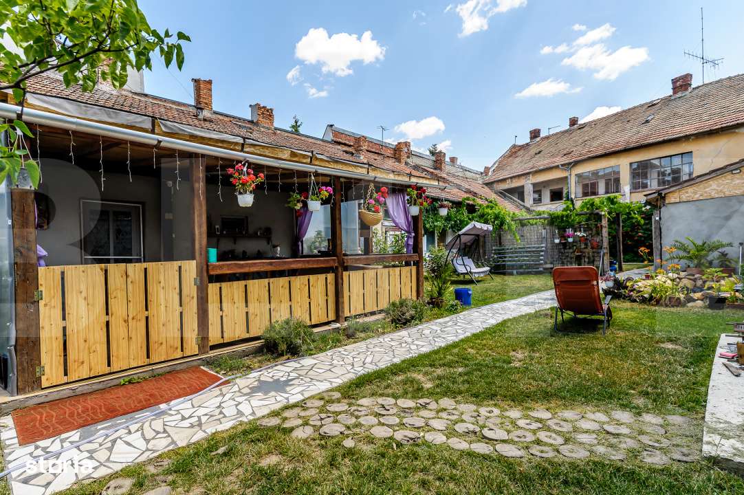 Casa de vanzare, 700 mp, teren de 1015 mp, strada Andrei Saguna - Imagine principală: 2/9