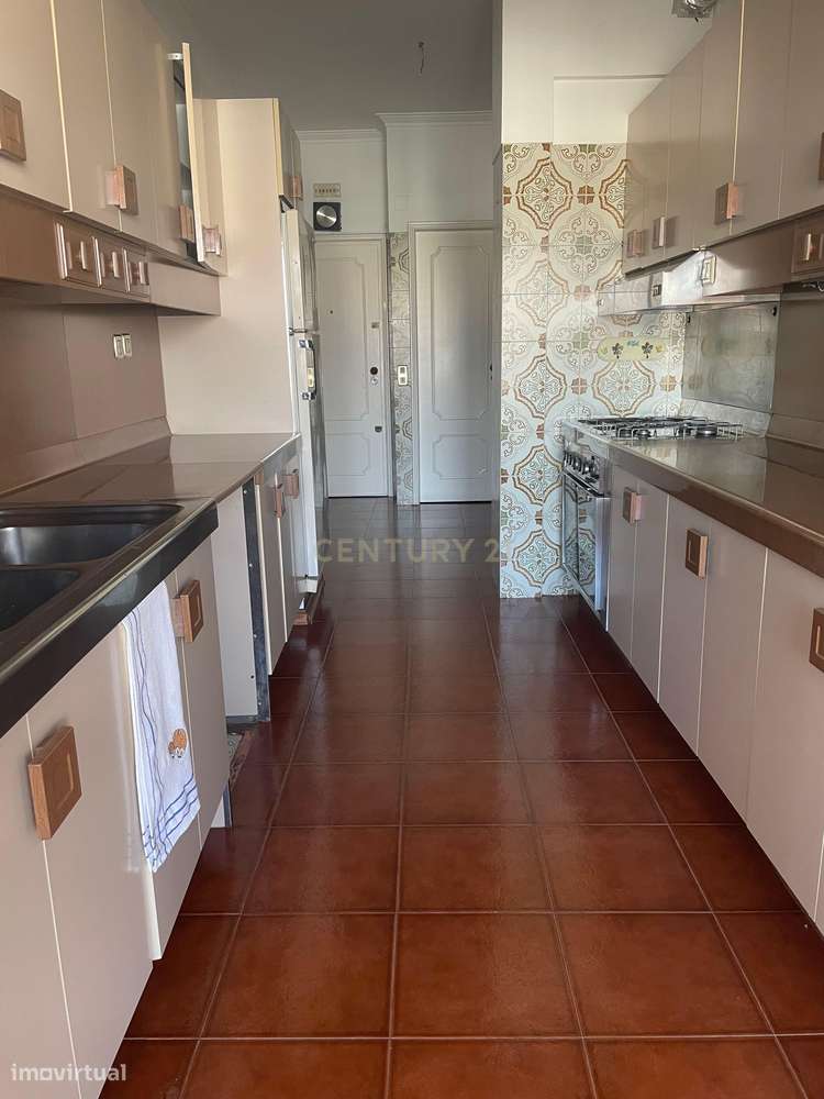 T3 Almada centro com Vista para o Rio - Grande imagem: 4/47