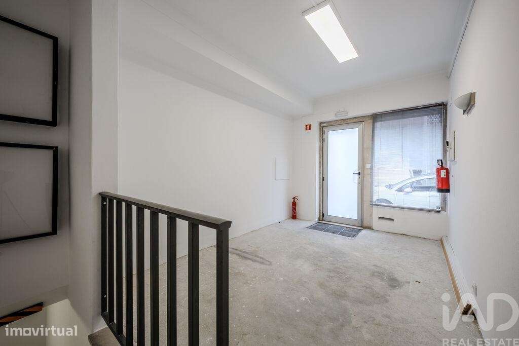 Loja / Estabelecimento Comercial em Campo de Ourique de 167,00 m2 - Grande imagem: 4/25