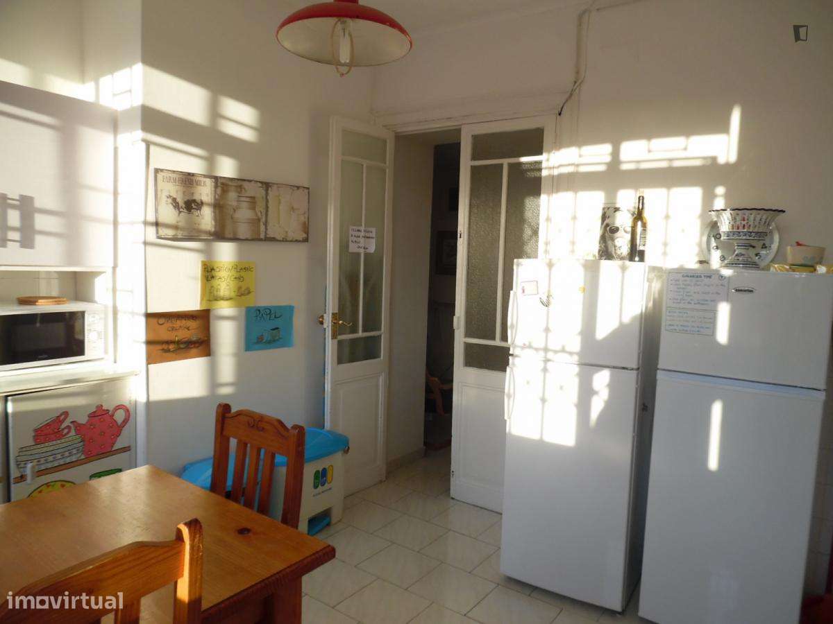 Quarto - localizado em Estrela Lisbon - Grande imagem: 5/9