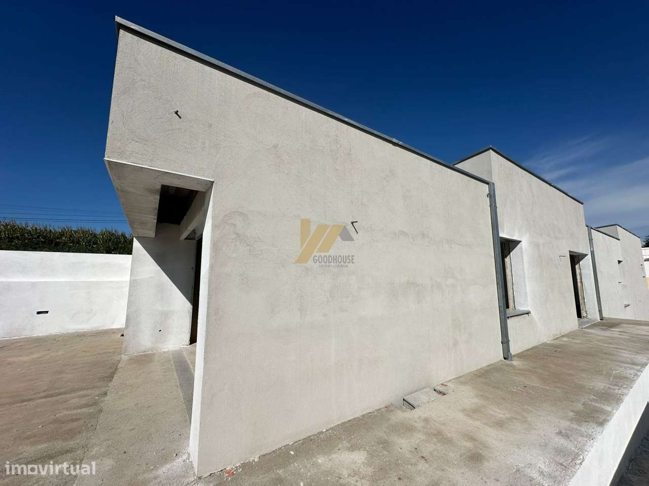 Moradias T3+1 de 3 frentes tipo térreas com possibilidade de piscina - Grande imagem: 2/22