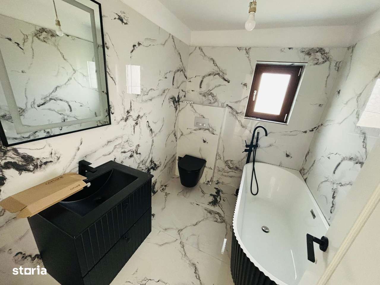 Casa de vanzare IN CENTRU comuna Berceni Ilfov - Imagine principală: 4/18