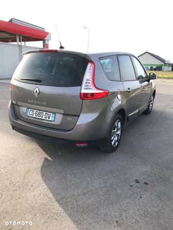 Renault Grand Scenic - 1