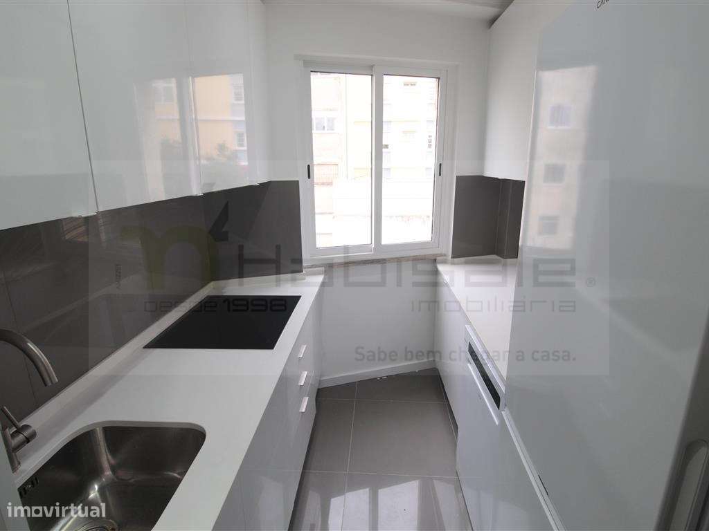 T3 totalmente remodelado com varanda - Grande imagem: 2/12