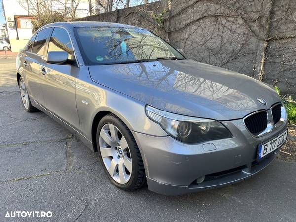 BMW Seria 5 520i - 11