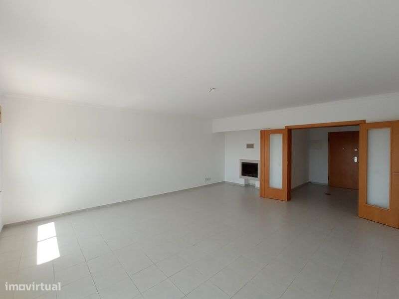 Apartamento T2 na Azambuja - Grande imagem: 3/17