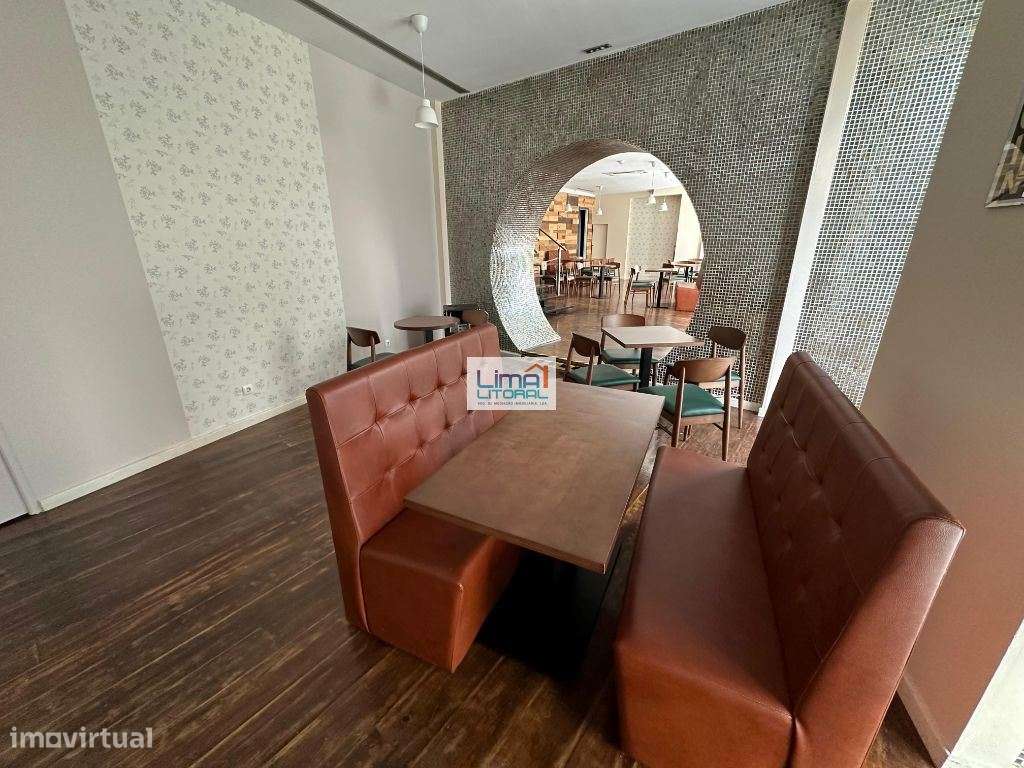 Prédio devoluto para habitação e comércio - Zona Histórica de Leiria-13