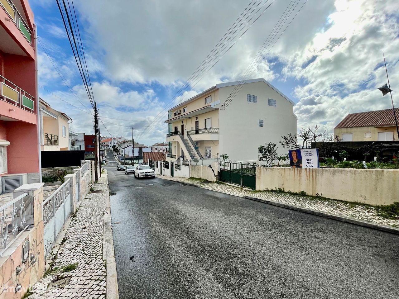 Terreno urbano em Famões