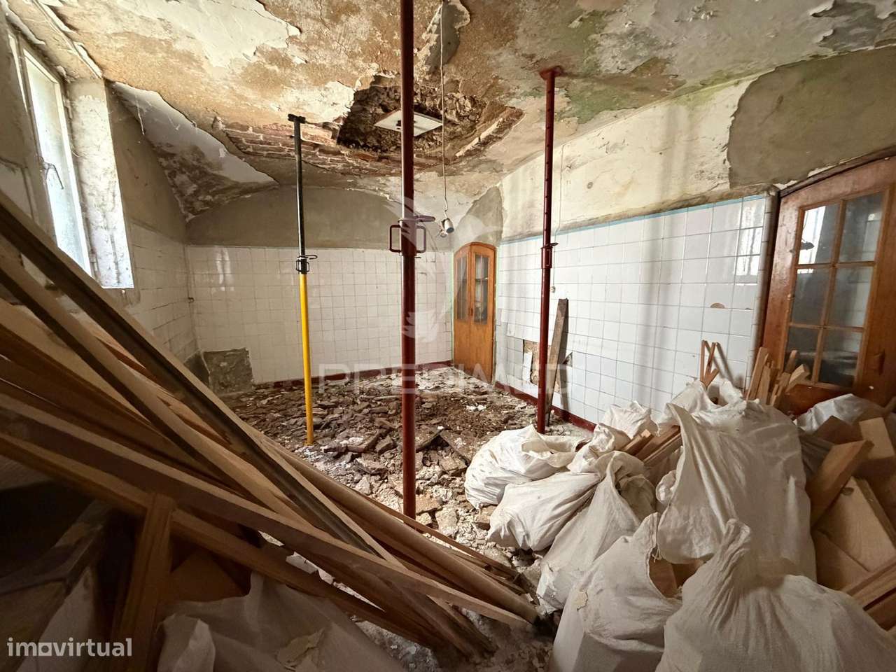 Moradia para Recuperação com Elevado Potencial de Rentabilidade no...-17