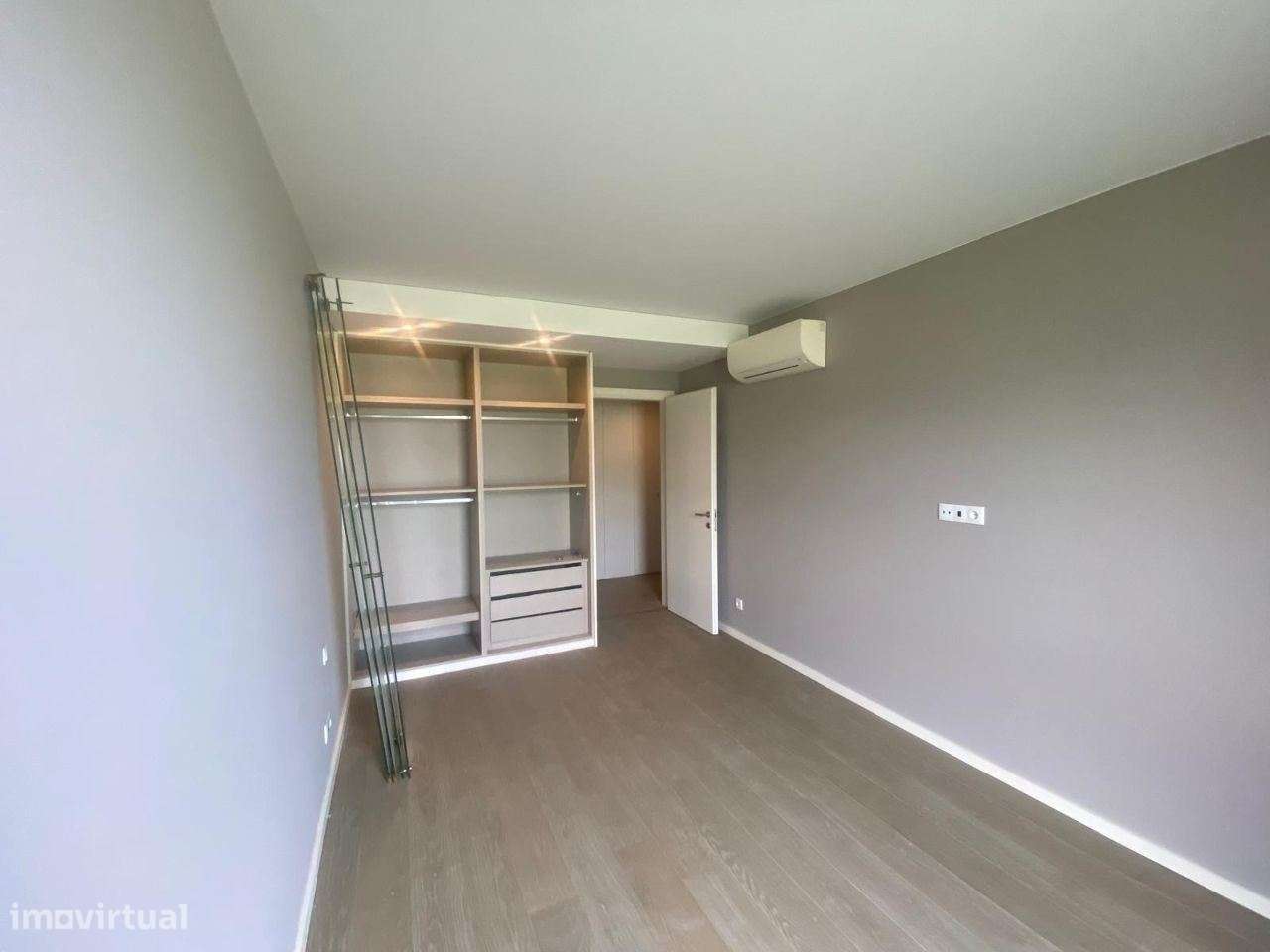 Magnífico T4 C/ 2 Suites/Garagem+2L. Garagem/a 100m da praia/Canidelo-14
