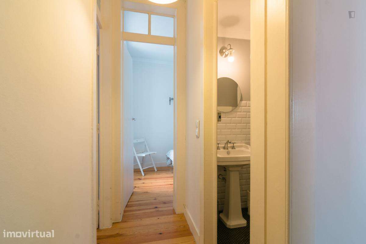 Apartamento com 2 quartos - localizado em Mouraria Lisbon - Grande imagem: 3/9