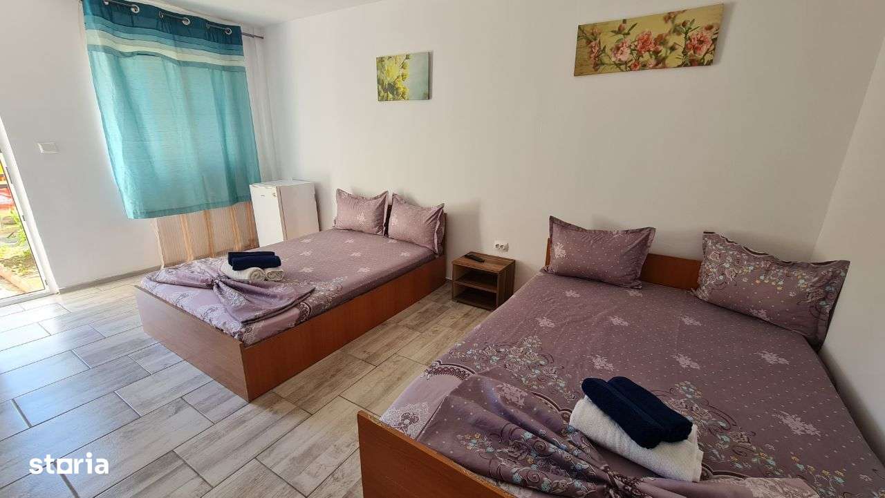 Vila Eforie Nord S+P+1+M 14 camere la 400m de mare - Imagine principală: 2/12