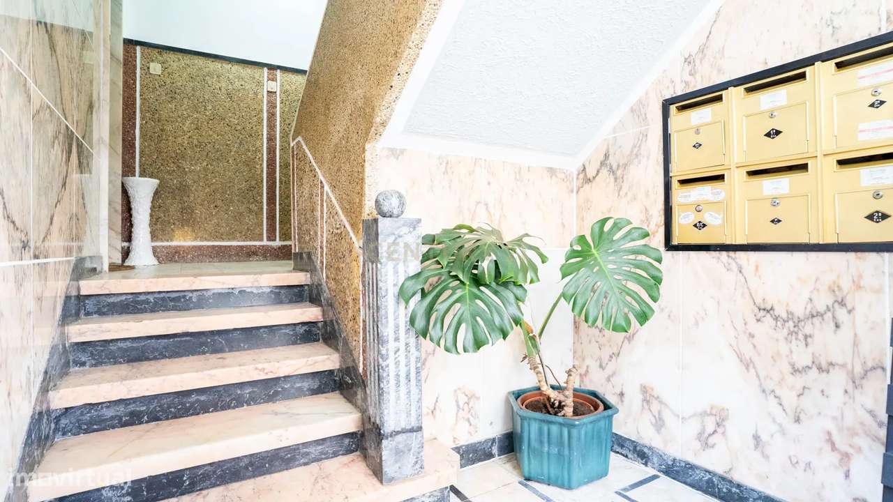 Apartamento T2 + 1* - Remodelado, em Queluz-41