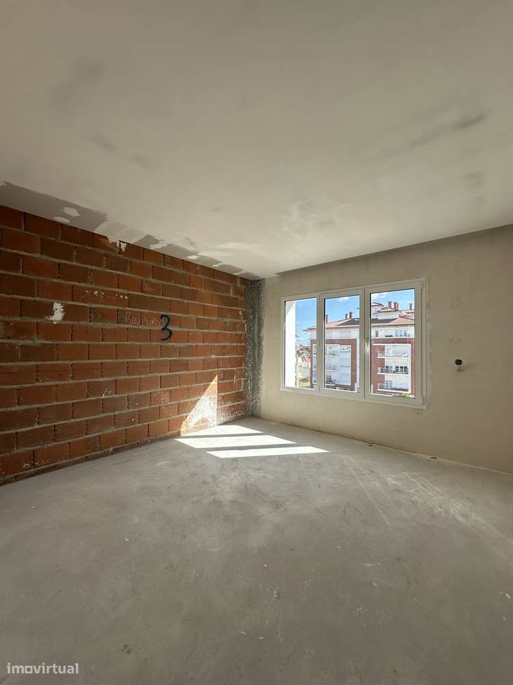 T4 em construção junto à Rodoviária. Vende o Construtor.-9