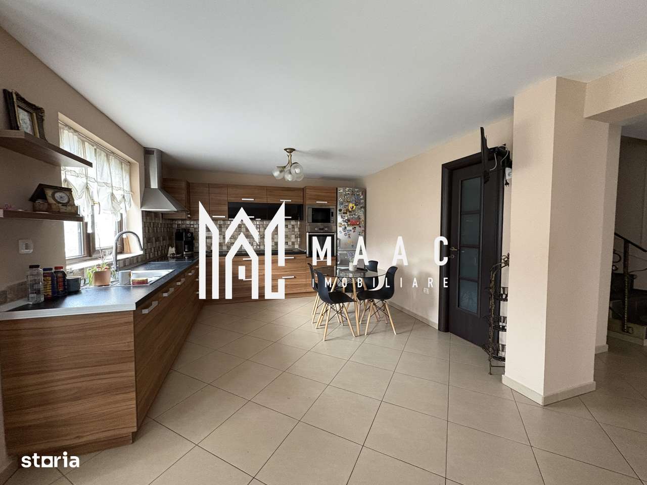 Casa cu 5 camere  I Curte 920 mp  I Tocile - Imagine principală: 3/17