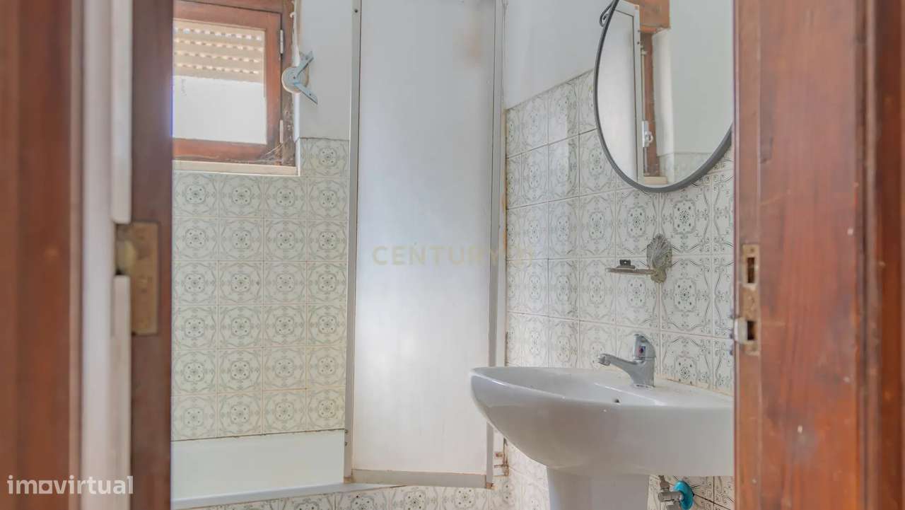 Moradia Isolada com Terreno de 1041 m² – Um Mundo de Possibilidades!-30